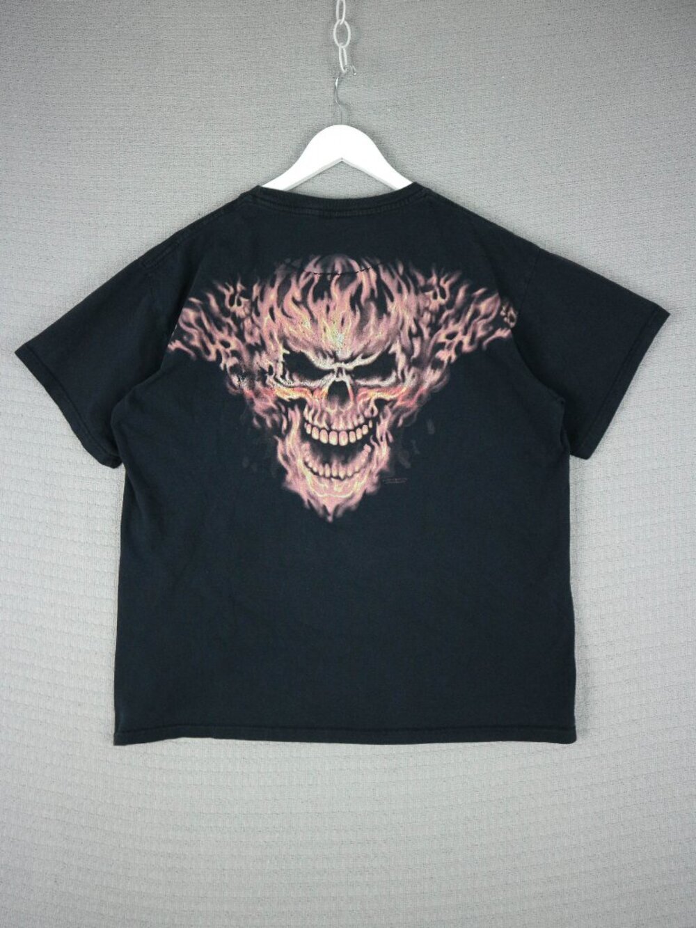 Liquid Blue 2008 Flame Skull Graphic Tee Mens Large VTG Vintage Y2K Grunge